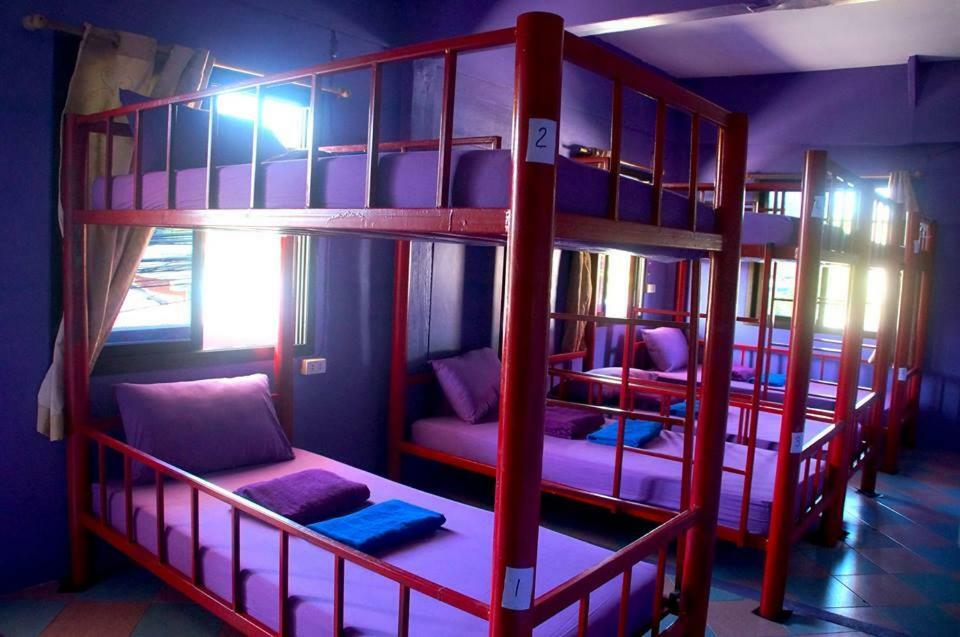 Above & Beyond Hostel Bantaj Kültér fotó