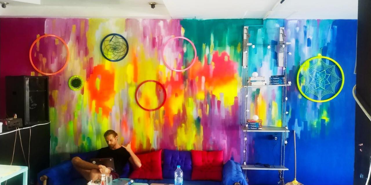 Above & Beyond Hostel Bantaj Kültér fotó